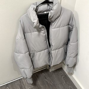 Super warm puffer, feels like a blanket.